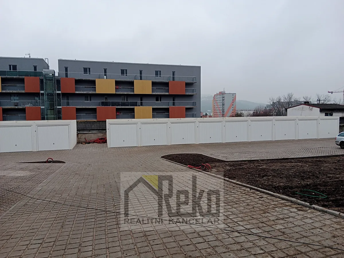 Pronájem garáže 16 m²